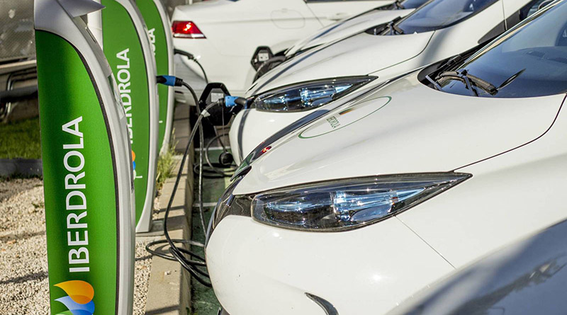 Iberdrola se une a Ballenoil para recargar el vehículo eléctrico en su red de gasolineras